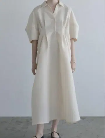 CLANE FORM SLEEVE ONEPIECE IVORY 2 사이즈