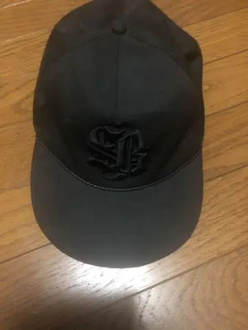 hyde 착용 스위치블레이드 캡