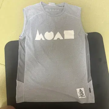 MOUNTAIN MARTIAL ARTS x hunt 슬리브리스 티셔츠