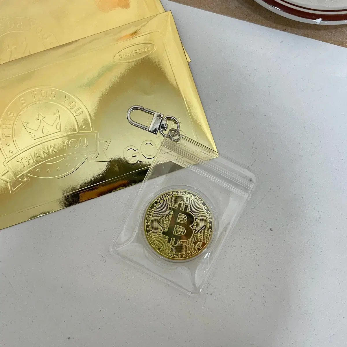 Bitcoin Model Commemorative Coin Virtual Currency Golden Coin Medal Keyring  Friend Gift #기념동전,#모형화페,#가상화폐,#비트코인모형,#비트코인소장 on Bunjang Global Site.