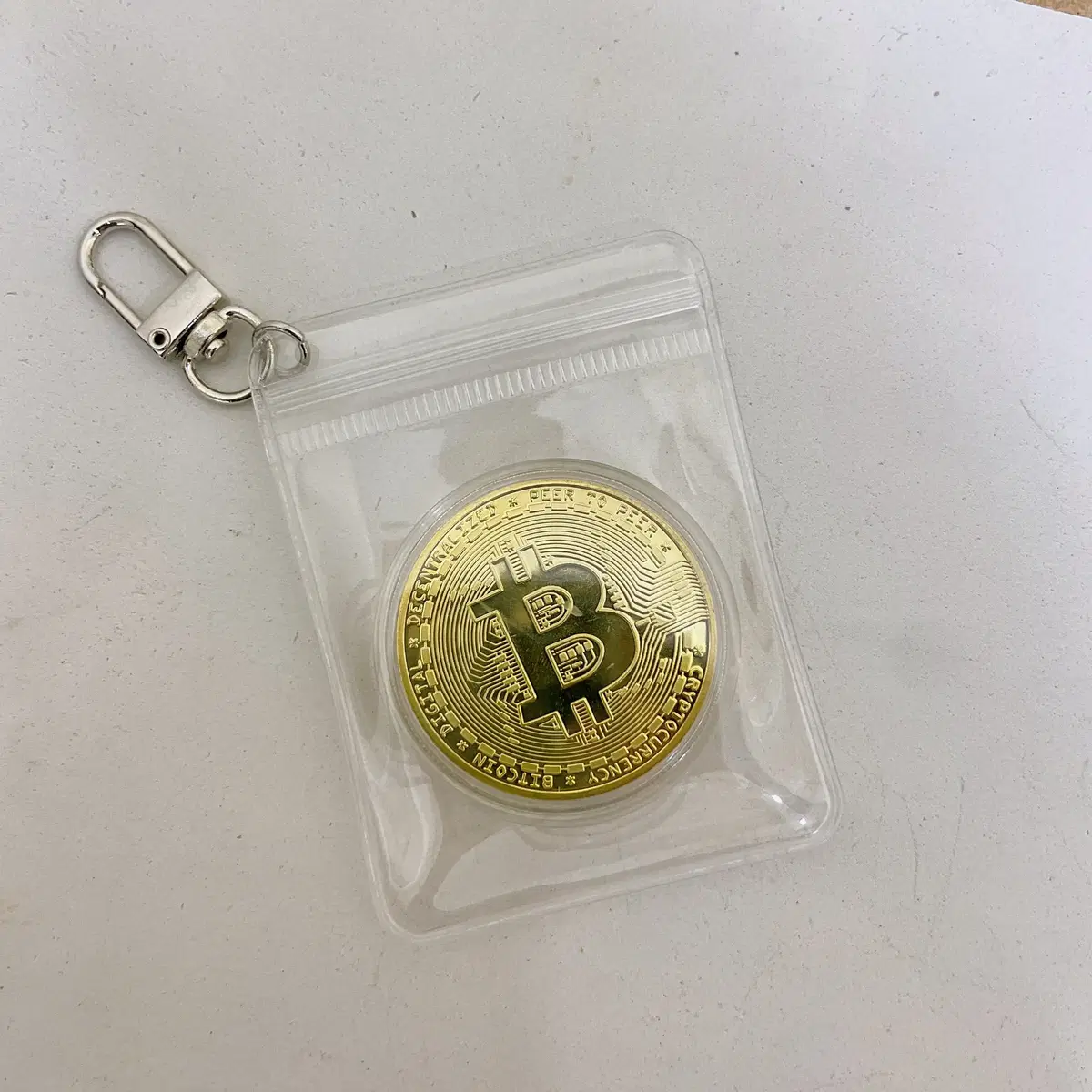 Bitcoin Model Commemorative Coin Virtual Currency Golden Coin Medal Keyring  Friend Gift #기념동전,#모형화페,#가상화폐,#비트코인모형,#비트코인소장 on Bunjang Global Site.