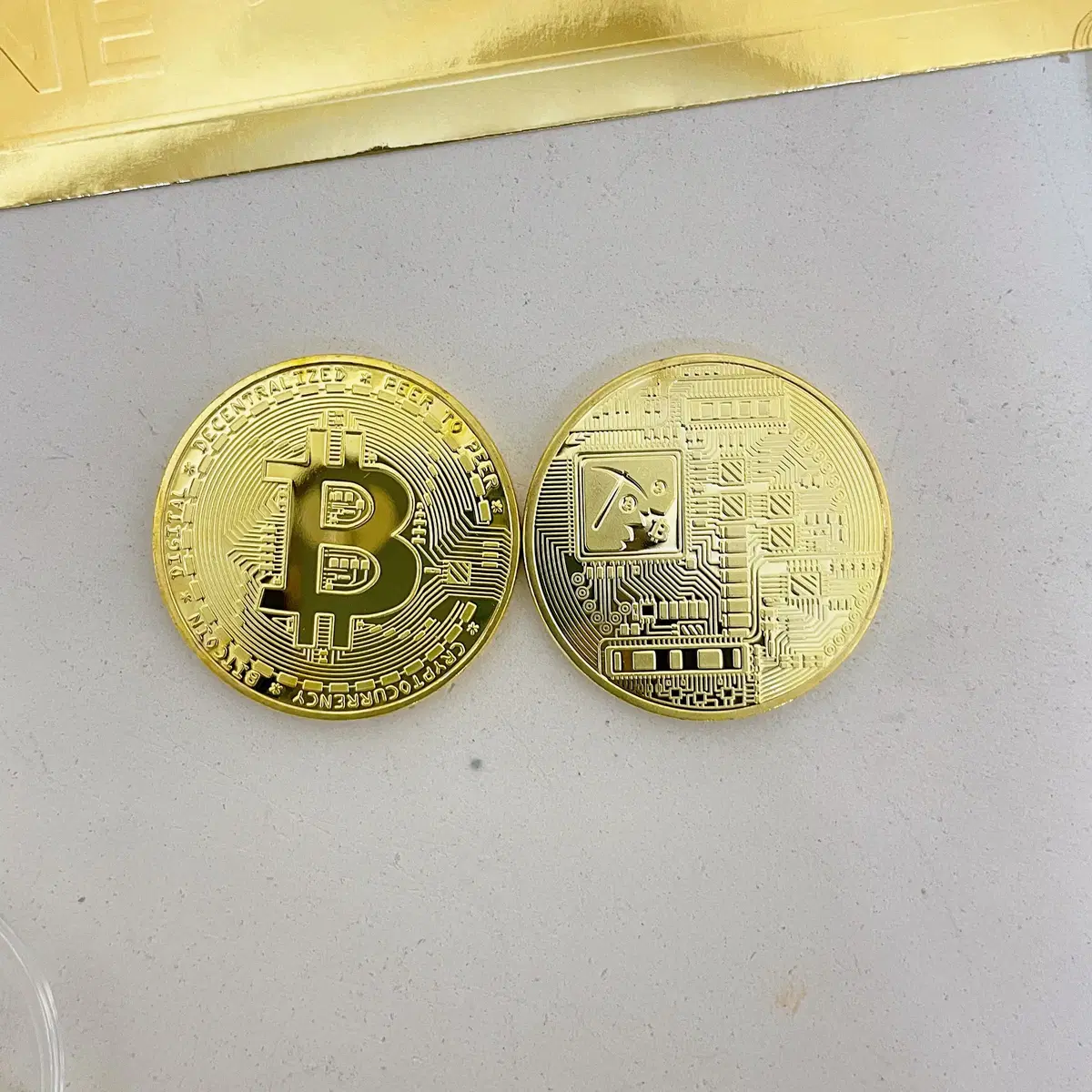 Bitcoin Model Commemorative Coin Virtual Currency Golden Coin Medal Keyring  Friend Gift #기념동전,#모형화페,#가상화폐,#비트코인모형,#비트코인소장 on Bunjang Global Site.