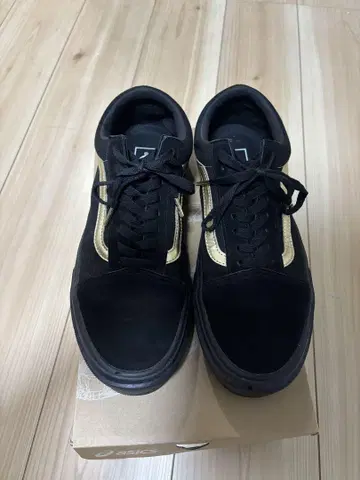 VANS 블랙/골드 스니커즈 올드 스쿨