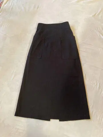 블랙 타이트 스커트 슬릿 큰 포켓 부착