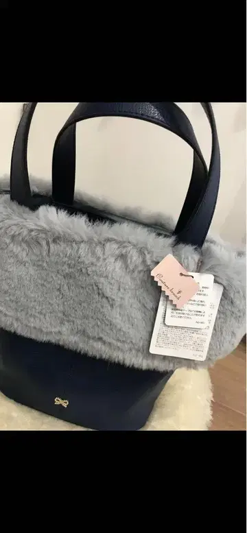 퍼 네이비 토트백