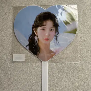 Kep1er 유진 하트 부채