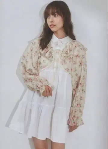 메리제니 flower 프릴 볼레로 아이보리