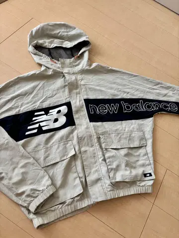 New Balance 나일론 자켓 카키