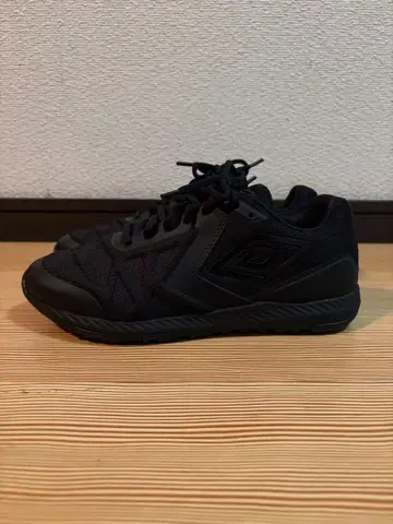 엄브로 프로 트레이닝 클럽 25cm 새상품 축구 트레슈