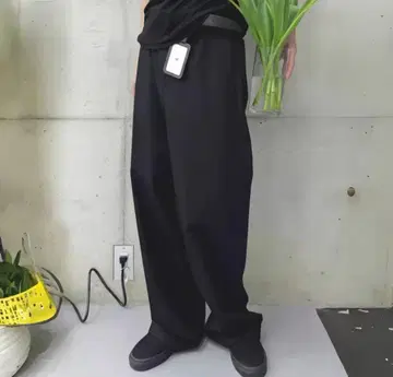 vujade 008 컬렉션 블랙 슬랙스
