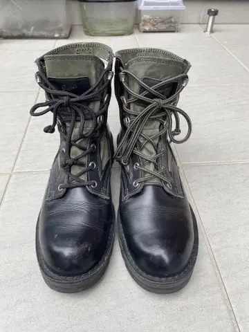 나이젤 카본 레드 윙 콜라보