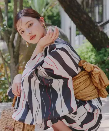 고베 레터스 스트라이프 패턴 2way 세퍼레이트 유카타 세트