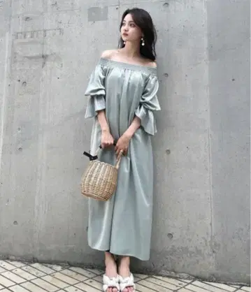 애뉴언스 오프숄더 볼륨 슬리브 원피스 블루