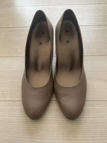 와코루 성공 워크 펌프스 베이지