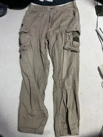 칼 헬무트 카고 팬츠 골프 베이지