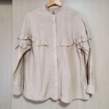 스픽 앤 스팬 코튼 실크 티어드 프릴 슬리브 블라우스 베이지