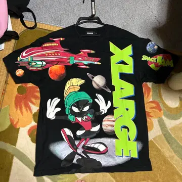 XLARGE x SPACE JAM 티셔츠 초레어 블랙