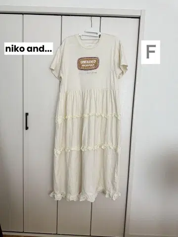 niko and.../니코 앤 레트로 로고 티어드 원피스