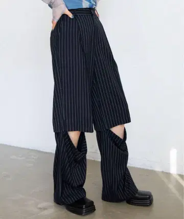VACANCY 멀티 슬릿 슬랙스 팬츠