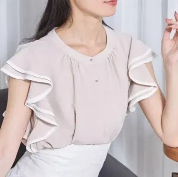 새상품 프릴 슬리브 바이컬러 블라우스 토코 클로젯