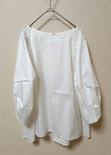 라운지 드레스 볼륨 슬리브 블라우스 화이트