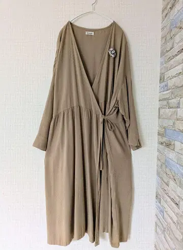 Emago 베이지 V넥 롱 원피스 겉옷