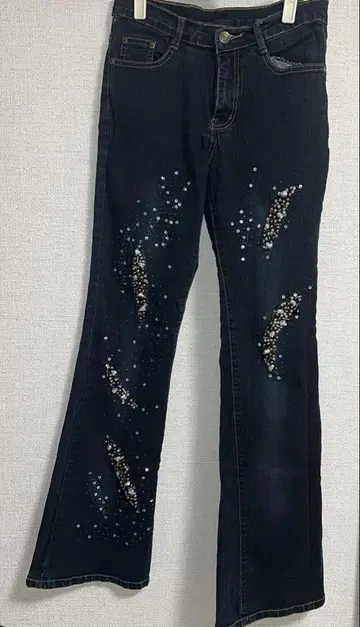 Bidelong 비쥬 장식 부츠 컷 데님