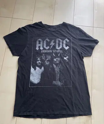 ACDC 티셔츠 블랙 밴딩 티셔츠 사이즈 : M