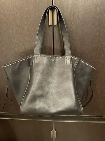 새상품급 J&M Davidson 벨 스터드 토트백