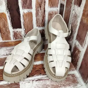 키다리 아저씨 (23) 구르카 샌들