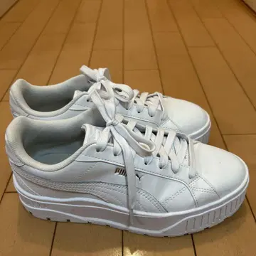 Puma 화이트 통굽 스니커즈