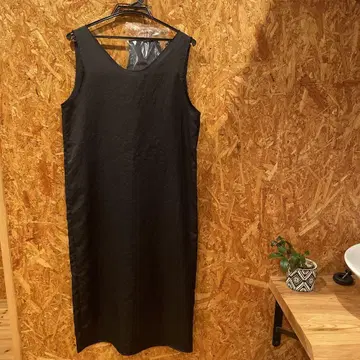 미사용 spick&span 블랙 슬리브리스 롱 원피스