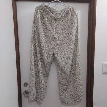 꽃무늬 팬츠
