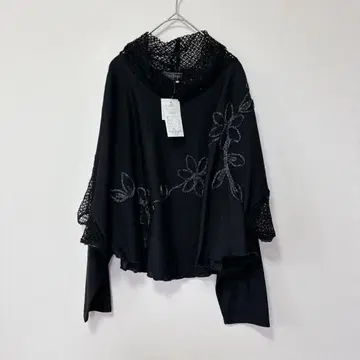 글로시 뷰트 [ LL ] 긴팔 티셔츠/시스루 짜임 꽃무늬 자수 깔끔