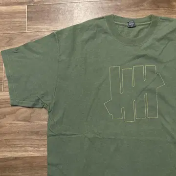 레어 USA제 UNDEFEATED 앤디 피티드 반팔 티셔츠