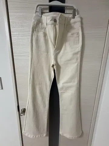 아이보리 플레어 데님 팬츠