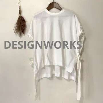 DESIGNWORKS 사이드 리본 넉넉한 변형 화이트 티셔츠 38