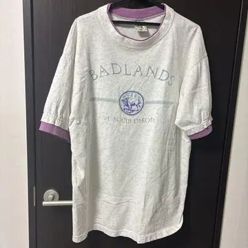 BADLANDS 링거 티셔츠