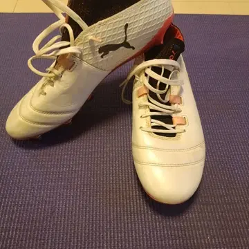 Puma ONE 축구화 화이트/레드
