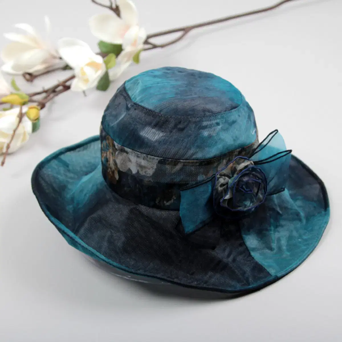 Elegant and luxurious organza yeoreum brim hat
