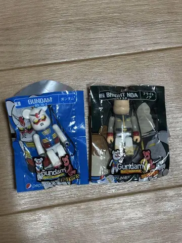 베어브릭 GUNDAM RX-78-2 & BRIGHTNOA 피규어 세트