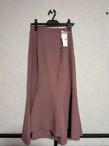 Noela 타이트 스커트 장식 버튼
