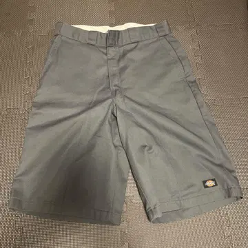 [새상품급] Dickies 그레이 숏팬츠