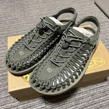 KEEN Uneek 샌들 DUSTY OLIVE