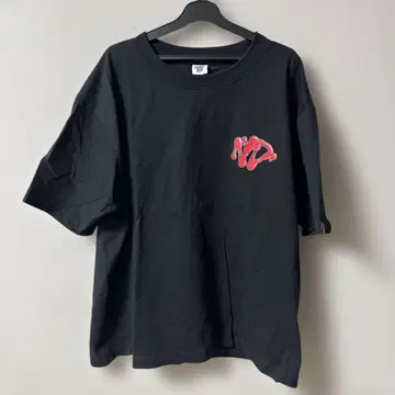 Nasty Dog 캐릭터 프린트 티셔츠 블랙 블랙