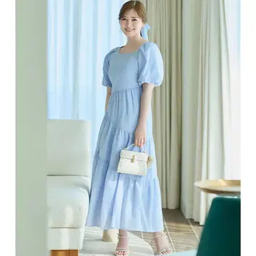 미사용 새상품 셀포드 스퀘어 넥 볼륨 원피스 SAX 38