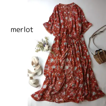 merlot 멀로 꽃무늬 새틴 롱 원피스 가운 드로스트