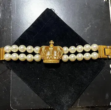 JESUS DIAMANTE 지저스 디아망테 왕관 모티브 펄 손목시계