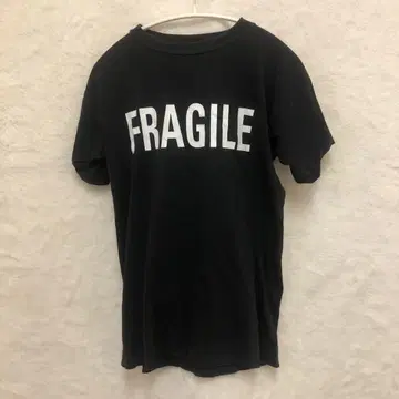 에네스베 FRAGILE 블랙 티셔츠 M 사이즈