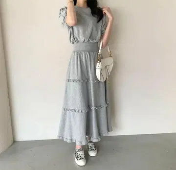 그레이 프릴 세트업
